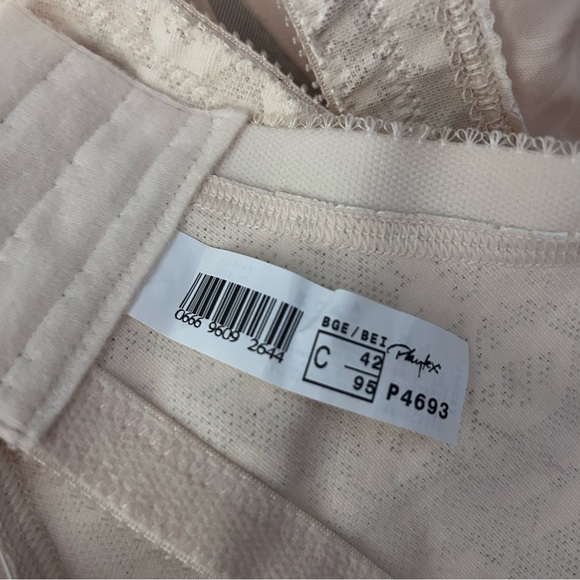 PLAYTEX 18 hour firm support solutions Bra size 42 C - Picture 2 of 6